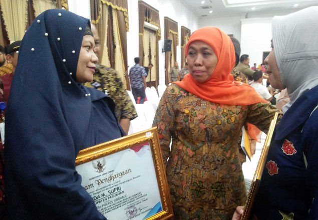 Khofifah Imbau Pemda Berikan Tunjangan Pendidikan 