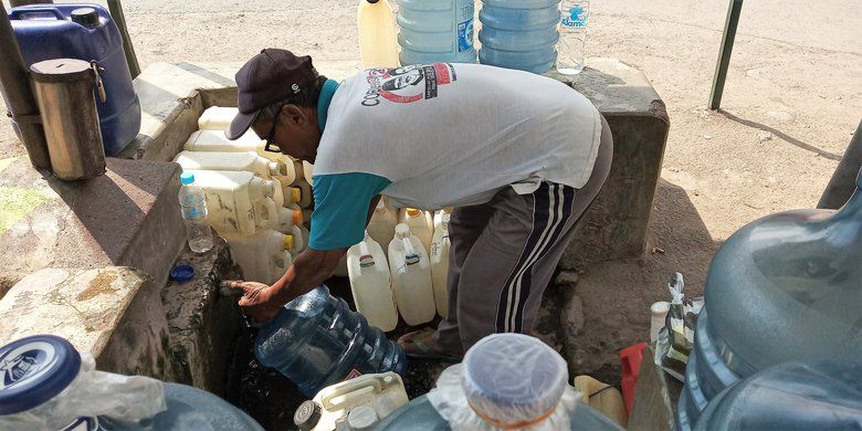 Air Sumur Bor Zaman Belanda di Situbondo Bisa Langsung Diminum