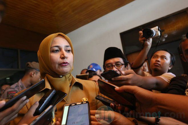 Kejutan, Faida Kunjungi Gedung DPRD Jember