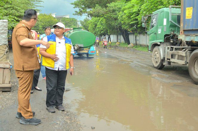 Sidak Jalan Rusak, Wabup Gresik Perintahkan DPU PR Langsung Perbaiki