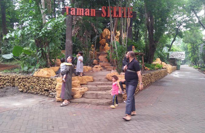 Hikayat KBS, Tempat Favorit Mengisi Libur Lebaran di Surabaya