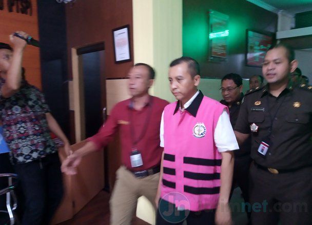 Kejari Jember Tahan Mantan Kadisperindag