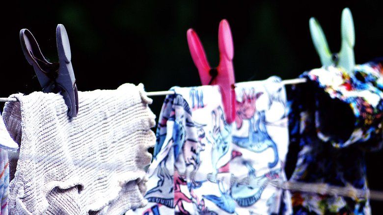 Menjemur Pakaian di Dalam Rumah Memicu Risiko Asma