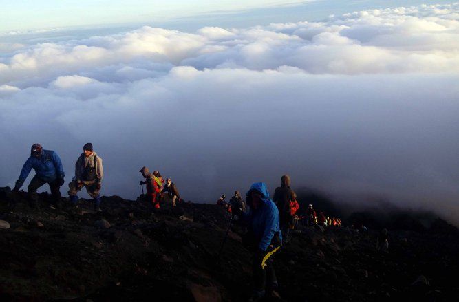 Upacara di Semeru, Waspadai Badai Angin di Kawasan Puncak 