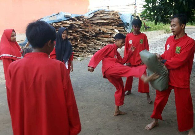 Begini <em>Ngabuburit</em> <em>ala</em> Pendekar Pencak Silat
