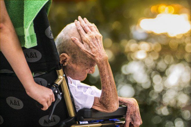 Lanjut Usia Penderita Flu Berisiko Bronkitis hingga Pneumonia