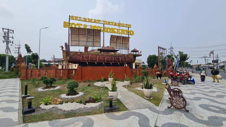 Bernuansa Majapahit, Taman Kapal Selamat Datang Percantik Sudut Kota Mojokerto