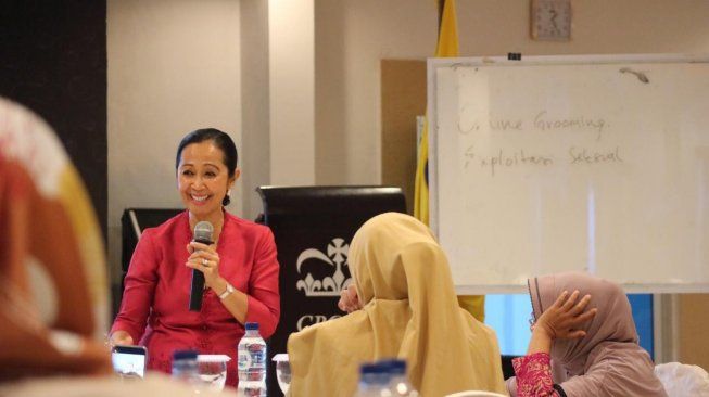 Orang Tua Perlu Melek Teknologi untuk Pengawasan Penggunaan Gawai Anak