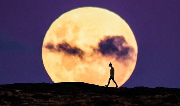 Waktu Untuk Mengamati Supermoon 19 Februari 2019