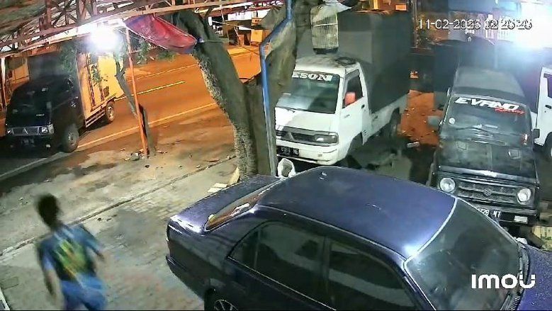 Pikap Dibenahi di Bengkel Dicuri Maling di Mojokerto