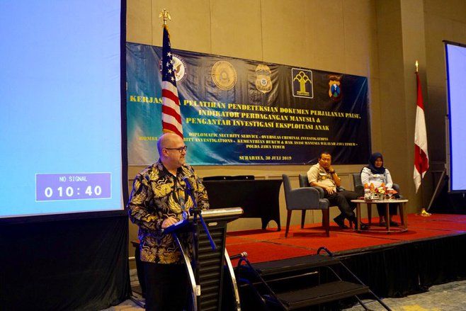 Konjen AS Ajak Imigrasi Surabaya dan Polri Bahas Kasus Perdagangan Orang