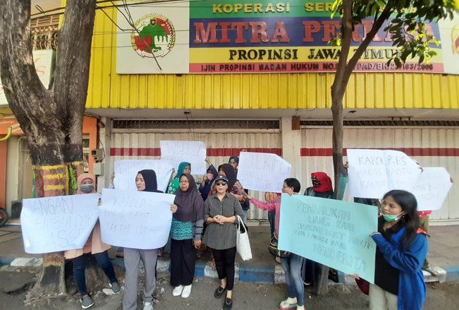 Sulit Tarik Uang, Nasabah Koperasi Mitra Perkasa Probolinggo Demonstrasi 