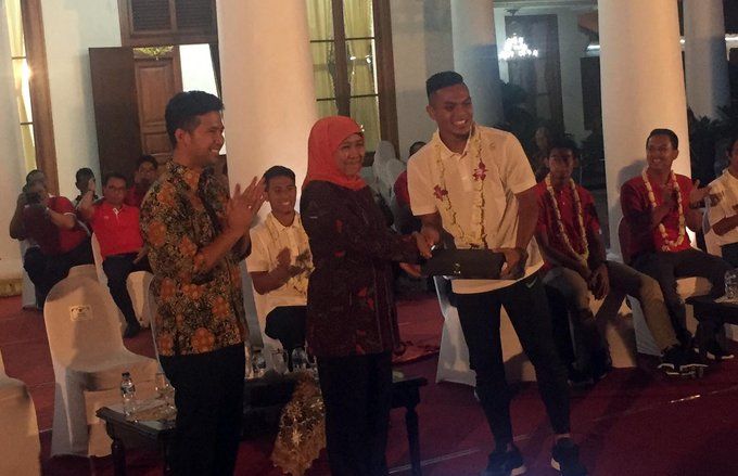 Khofifah Beri Bonus Pemain Timnas U-22 Asal Jawa Timur
