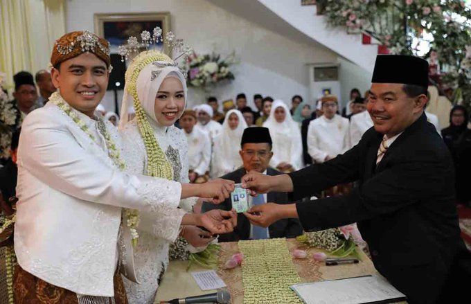 Fadil Beri Mas Kawin Patimasang Emas dan Alat Salat