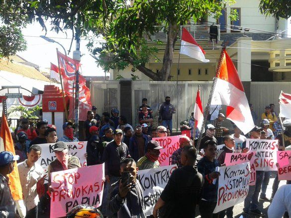 Kantor Kontras Surabaya Didemo Soal Papua