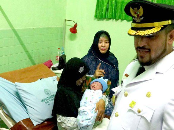 Bayi Lahir Tanggal 17 Agustus Gratis Biaya Persalinan