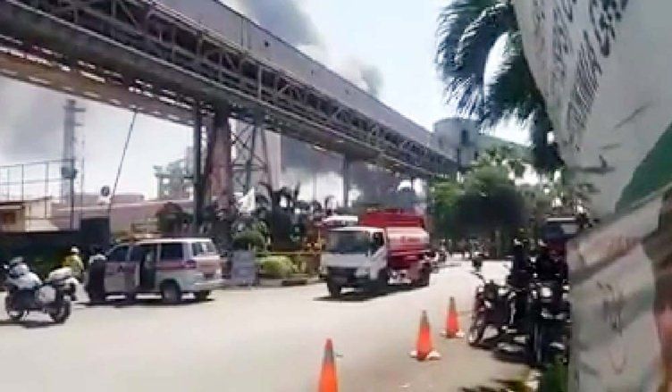 Tumpukan Palet Milik Petrokimia Gresik Terbakar