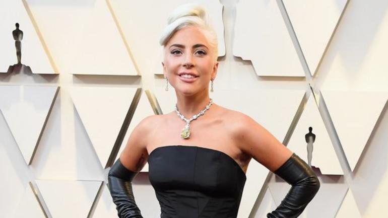 Ini Kalung Lady Gaga Senilai Rp420 Miliar di Oscar
