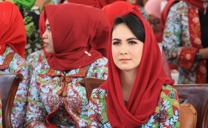 Di Situbondo, Arumi Bachsin Ingatkan Warga Jatim Lestarikan Gotong Royong