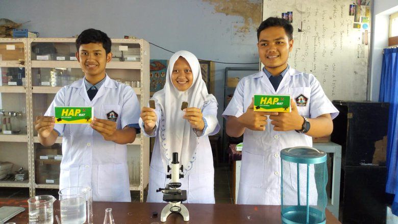 Siswa SMA Di Ponorogo Ciptakan Obat Nyamuk dari Daun