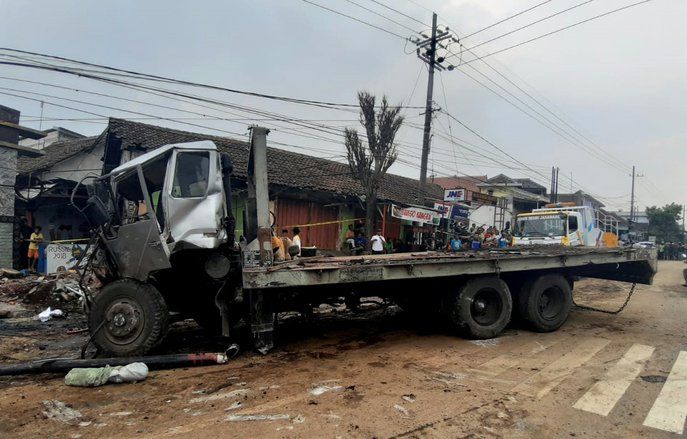 Tujuh Tewas dalam Kecelakaan Beruntun di Pasuruan