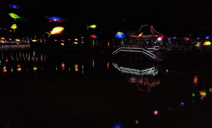 Pemkot Percantik Kota Surabaya dengan Tambah Lampu Hias