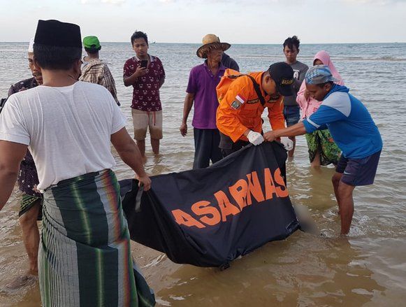 Basarnas Surabaya Temukan Korban ke-21 Penumpang KM Arim Jaya