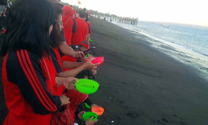 Amalkan Ajaran Fang Sheng, Umat Tridharma Lepas Seribuan Tukik