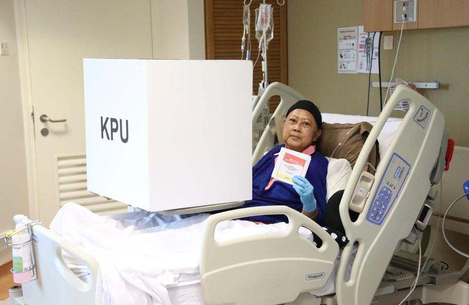 Ani Yudhoyono Gunakan Hak Suaranya di Rumah Sakit 