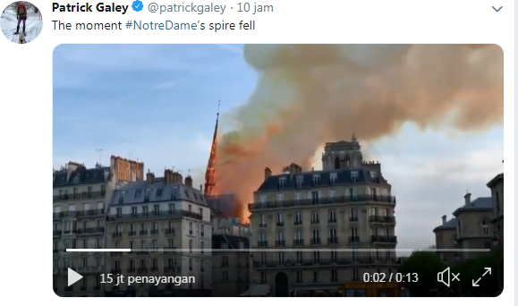 Katedral Notre Dame di Paris Terbakar