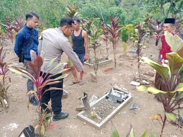 Polisi Masih Selidiki Pelaku dan Motif Perusakan Puluhan Makam di Banyuwangi