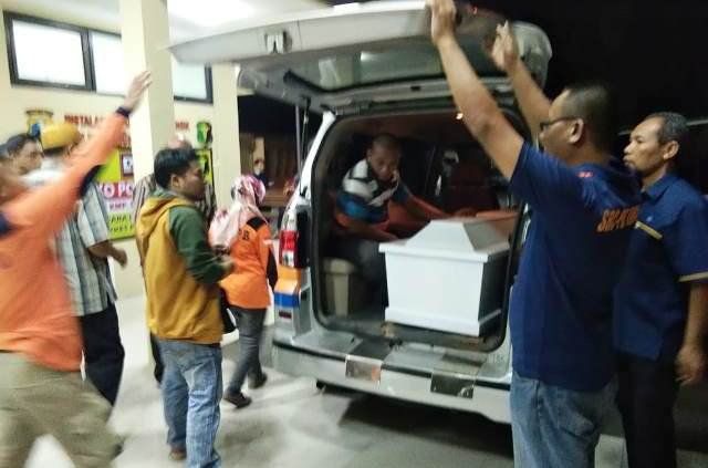 Tiga Jenazah Korban KM Santika Nusantara yang Terbakar Diserahkan Keluarga