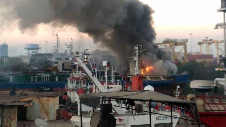 KM Persada X Terbakar di Pelabuhan Nilam Barat