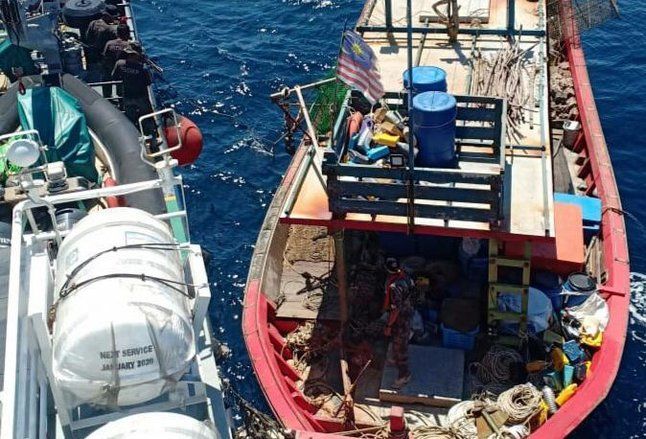Pasukan dari Enam Negara Simulasi Pengamanan Laut di Indonesia