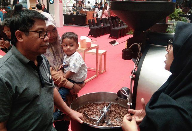 Geliat Bisnis Warung Kopi di Surabaya Coffee Era