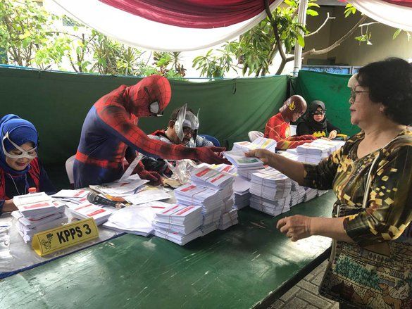 Ada Skuat Avengers Amankan TPS di Kota Pahlawan Surabaya