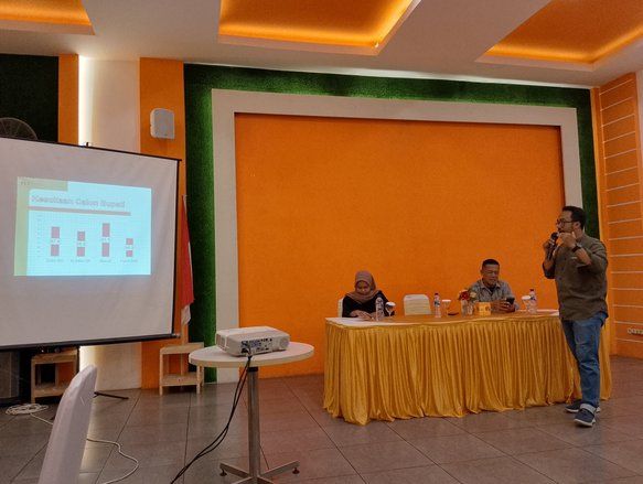 Hasil Survei Terpaut 8 Persen, Cabup Probolinggo Adu Gaet <em>Swing</em> <em>Voter</em>