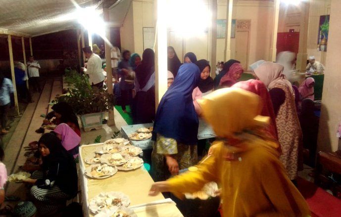 Lebaran Ketupat di Blitar Dilengkapi Menu Khas Es Pleret 