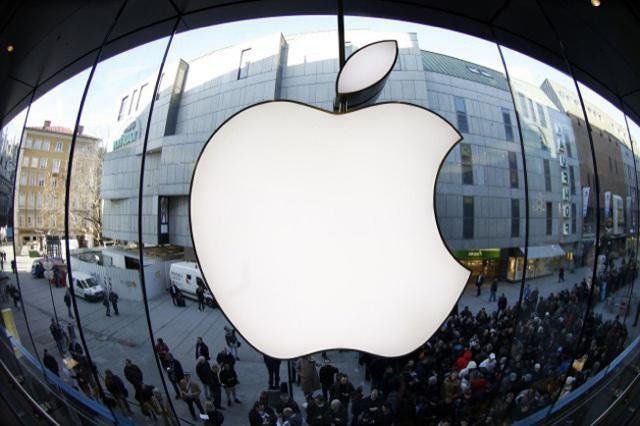 Pendiri Apple Galau Pabriknya Tak Punya Ponsel Lipat