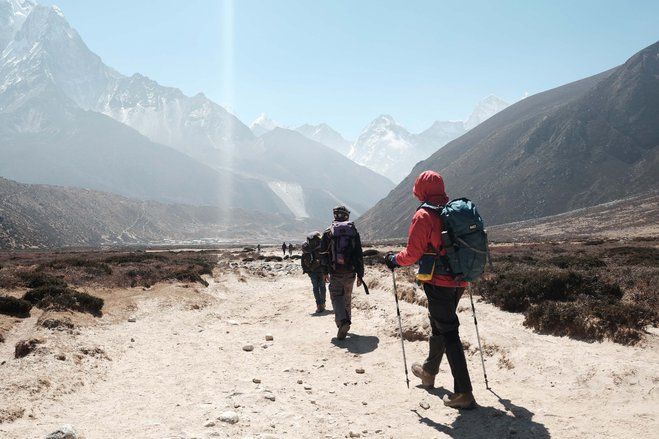 Bersih-bersih Everest, 3 Ton Sampah dan 4 Jasad Diturunkan