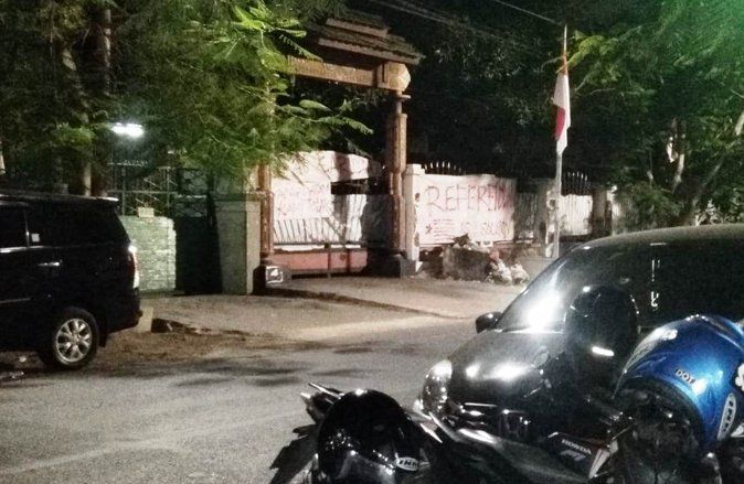 Kedatangan Lukas Enembe Ditolak di Asrama Mahasiswa Papua di Surabaya