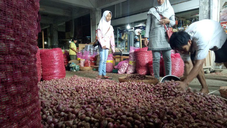 Di Blitar Harga Bawang Merah dan Putih Berlipat Naik