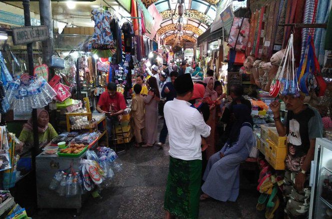 Mengingat Tradisi <em>Lek-Lekan</em> Saat Sahur di Kawasan Ampel Surabaya