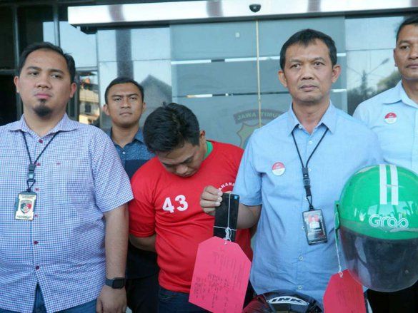 Polrestabes Surabaya Tangkap <em>Driver</em> Ojol Asusila