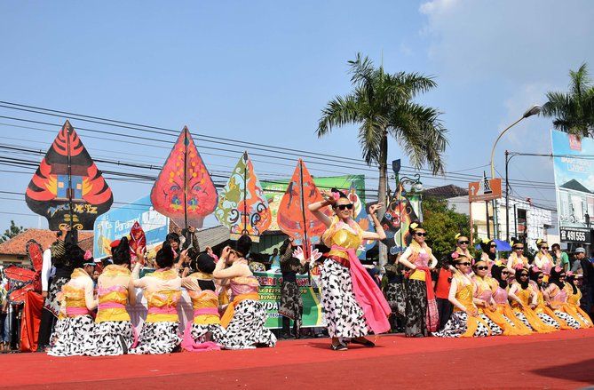 Bandung Peringati Hari Kartini dengan Menari Selama 21 Jam