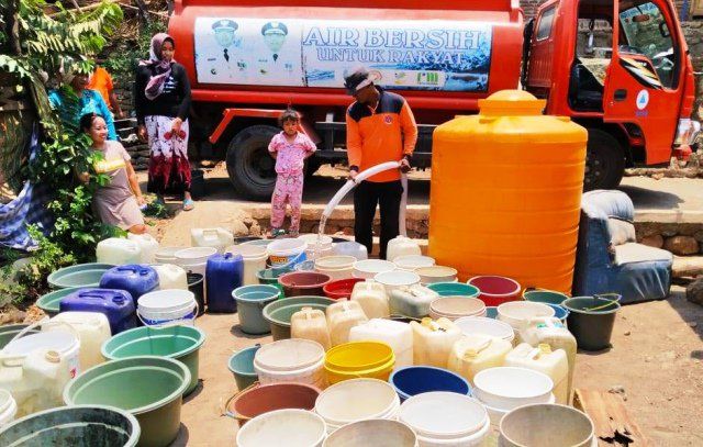 Ribuan Warga Situbondo Masih Bergantung Bantuan Air Bersih BPBD