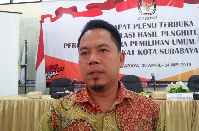 Kelelahan, KPU Surabaya Tunda&nbsp;Rekapitulasi Suara hingga Enam Jam