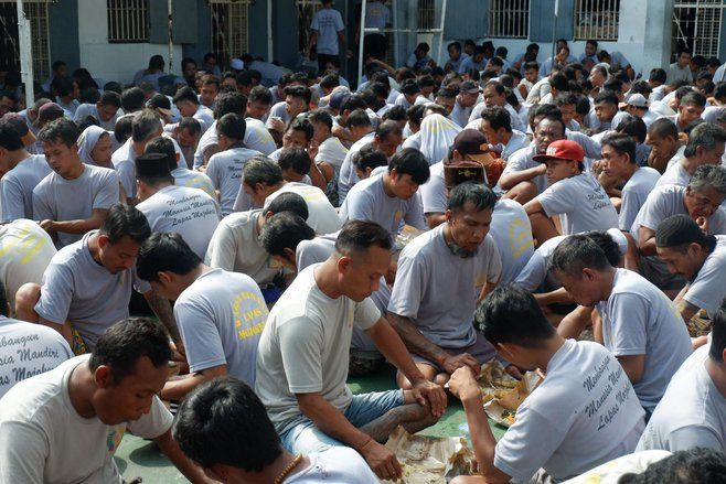 Sambut Ramadan, Warga Binaan Lapas Mojokerto Megengan Makan Nasi Padang