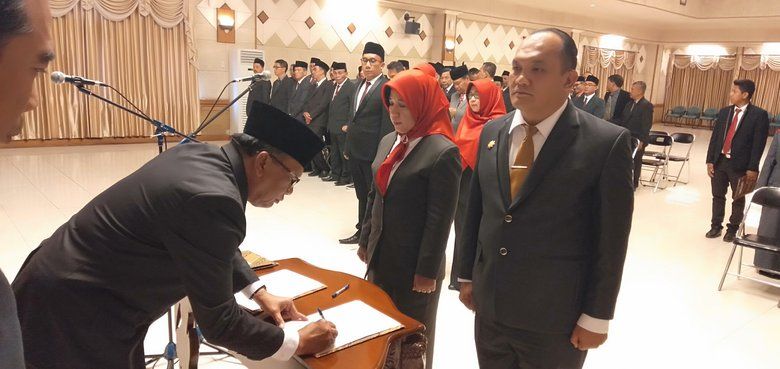 17 Agustus, Bupati Gresik Lantik Lima Pejabat Baru