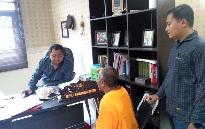 Polres Blitar Kota Tangkap Kakek Tiri yang Tega Hamili Cucu  